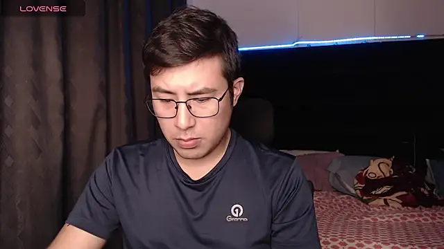 andrewmhilton  online show from January 17, 7:13 am