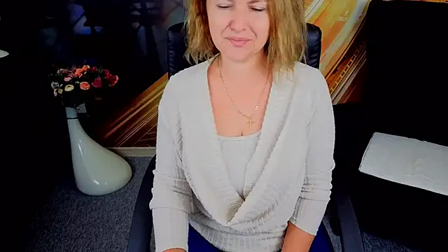 Snapshot of EmmaxPark chatting on October 23, 5:51 am EmmaxPark online show from October 23, 5:51 am