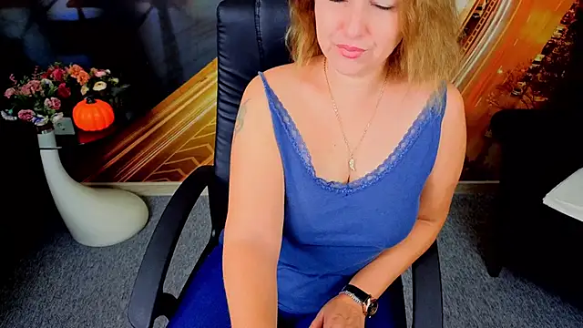 Snapshot of EmmaxPark chatting on November 7, 6:35 am EmmaxPark online show from November 7, 6:35 am