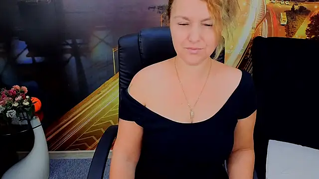 Snapshot of EmmaxPark chatting on December 3, 6:54 am EmmaxPark online show from December 3, 6:54 am