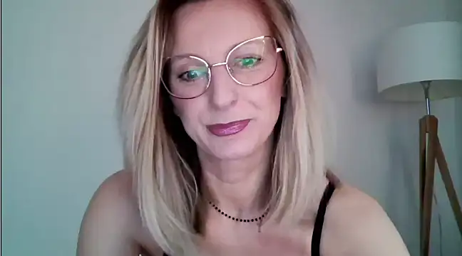 Snapshot of HornyJudith chatting on January 7, 7:20 am HornyJudith online show from January 7, 7:20 am