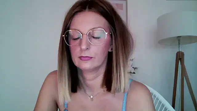 Snapshot of HornyJudith chatting on October 14, 6:14 am HornyJudith online show from October 14, 6:14 am