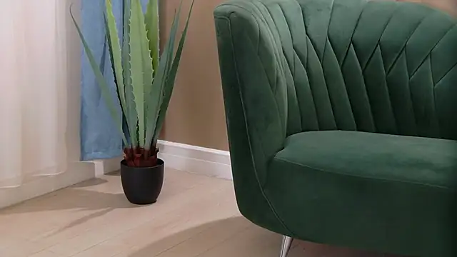 Bailey Rush online show from November 15, 1:40 pm