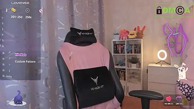 Snapshot of AnnyHoney_ chatting on October 14, 9:10 am AnnyHoney online show from October 14, 9:10 am