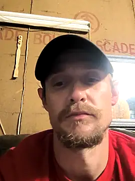 Snapshot of Midwestalpha chatting on October 25, 6:32 am Midwestalpha online show from October 25, 6:32 am