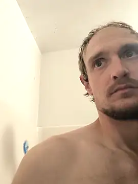 Snapshot of Midwestalpha chatting on November 21, 6:45 am Midwestalpha online show from November 21, 6:45 am