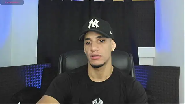 jhonnysnow17 online show from July 12, 1:29 am