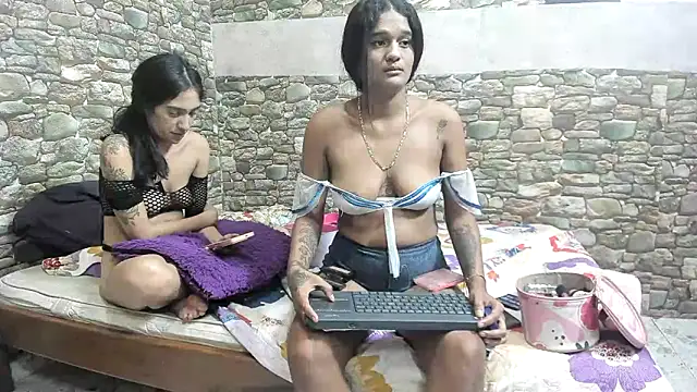 Snapshot of chicamir22 chatting on December 24, 12:11 am chicamir22 online show from December 24, 12:11 am