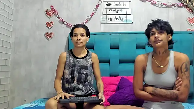 Snapshot of chicamir22 chatting on October 17, 8:00 pm chicamir22 online show from October 17, 8:00 pm