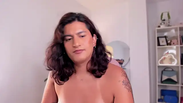 Snapshot of ari_artis chatting on February 13, 7:45 am ari artis online show from February 13, 7:45 am