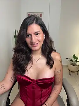 Snapshot of ari_artis chatting on June 6, 12:38 am ari artis online show from June 6, 12:38 am