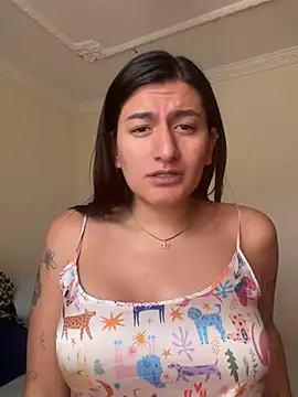 Snapshot of ari_artis chatting on June 19, 6:23 pm ari artis online show from June 19, 6:23 pm