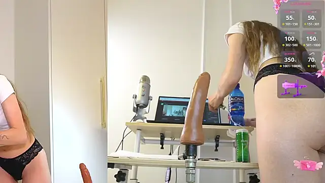 Snapshot of Miss69Ri99 chatting on February 8, 4:14 pm Miss69Ri99 online show from February 8, 4:14 pm