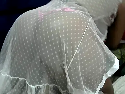 Snapshot of Lelety79 chatting on September 12, 10:15 am Lelety79 online show from September 12, 10:15 am