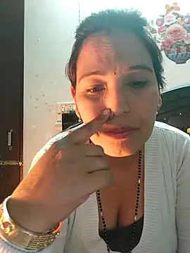 Poojabhabi101 online show from January 15, 7:46 am