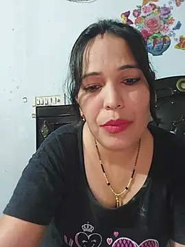 Poojabhabi101 online show from June 18, 7:30 am
