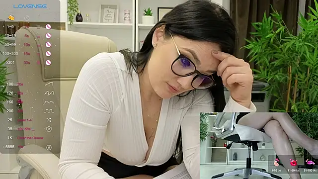 SelineSole online show from February 4, 8:17 pm