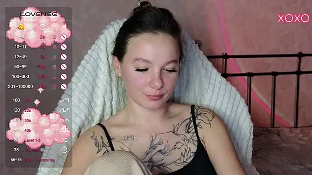 lil luna x online show from February 13, 6:59 pm