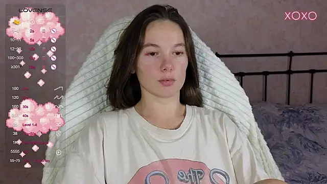 lil luna x online show from October 8, 8:50 pm