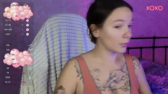 lil luna x online show from October 24, 12:45 pm