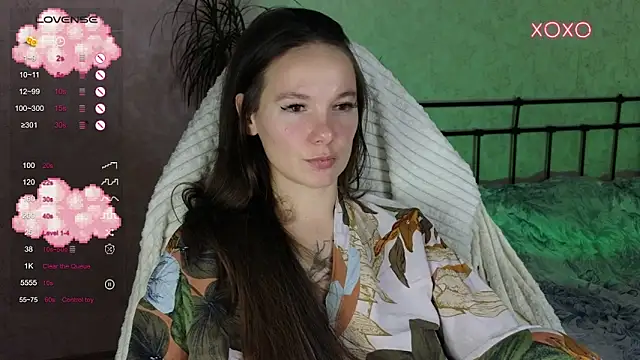 lil luna x online show from November 12, 8:41 pm