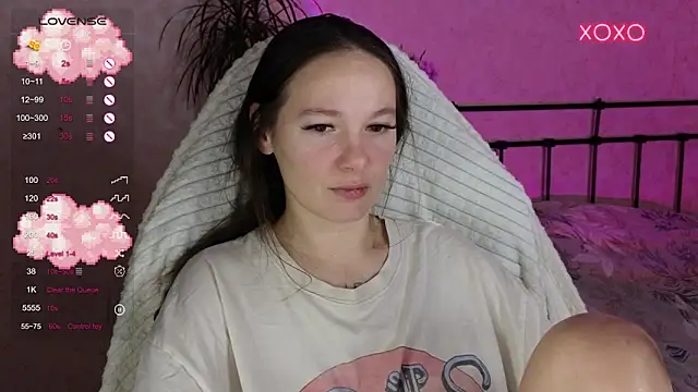 lil luna x online show from November 26, 10:33 pm