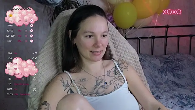 lil luna x online show from February 12, 4:13 pm