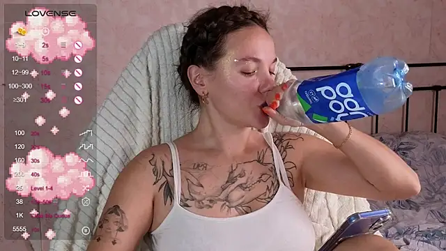 lil luna x online show from July 16, 3:29 pm