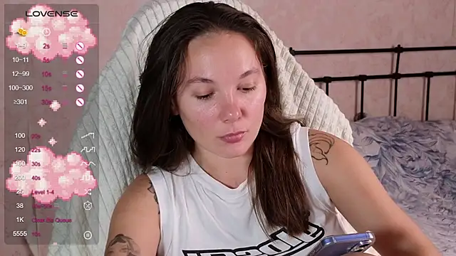 lil luna x online show from July 19, 11:19 pm