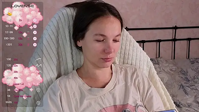 lil luna x online show from July 31, 6:46 am