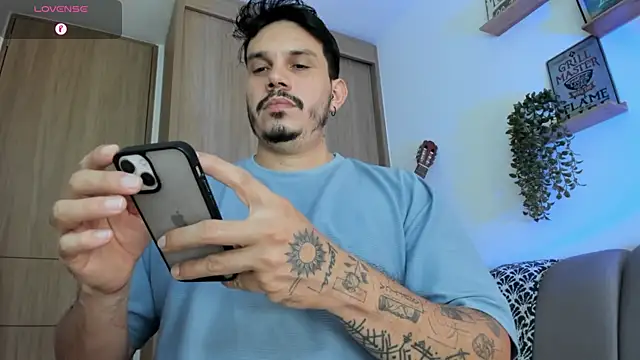 alejandro stark online show from June 24, 8:52 pm