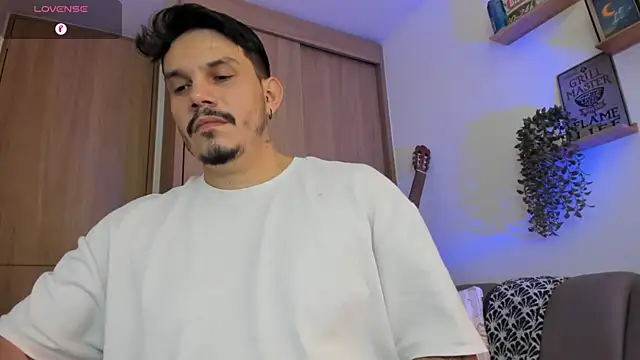 alejandro stark online show from July 22, 9:50 pm