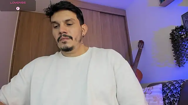 alejandro stark online show from July 30, 11:04 pm