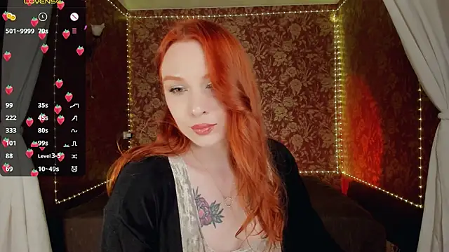 Snapshot of mia_x_love chatting on April 6, 1:56 pm mia x love online show from April 6, 1:56 pm