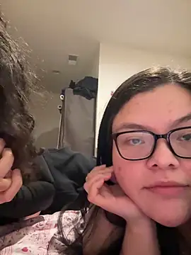 LiverandBrat77 online show from January 19, 1:20 am