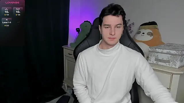 Vincent Strong online show from December 14, 1:33 am