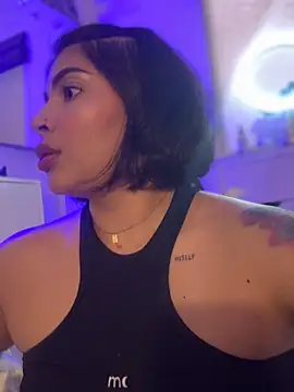 Snapshot of GigiiStone chatting on November 11, 9:48 pm GigiiStone online show from November 11, 9:48 pm