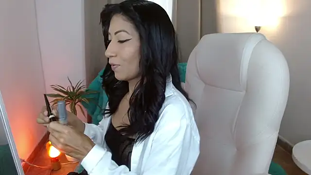 sofia perez    online show from February 13, 8:03 pm