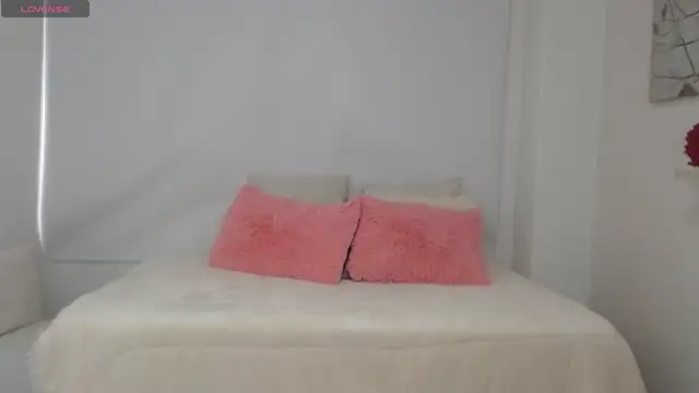 sofia perez    online show from April 30, 7:53 pm