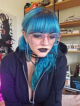 Snapshot of anyalikestosuck chatting on November 10, 8:19 pm anyalikestosuck online show from November 10, 8:19 pm