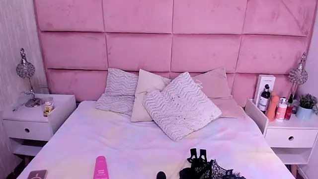 HannaTaylor online show from July 9, 2:26 am
