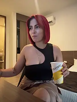 zafiro mo0n online show from January 6, 10:37 pm