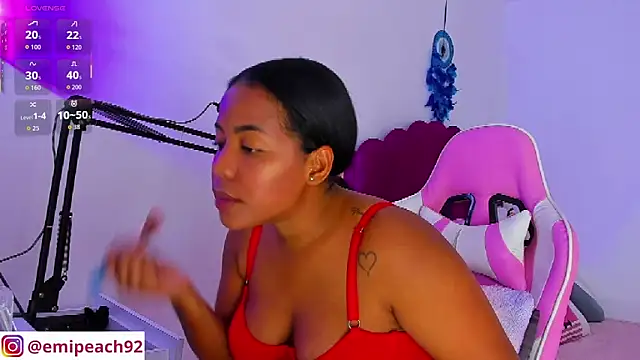 Snapshot of samanthaabloom chatting on November 12, 11:58 pm samanthaabloom online show from November 12, 11:58 pm