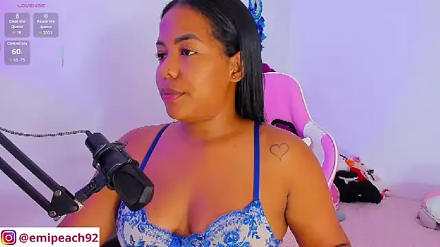 Snapshot of samanthaabloom chatting on November 14, 12:53 am samanthaabloom online show from November 14, 12:53 am