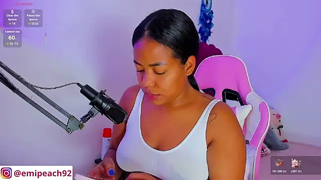 Snapshot of samanthaabloom chatting on November 14, 1:21 pm samanthaabloom online show from November 14, 1:21 pm