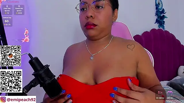 samanthaabloom online show from June 12, 3:05 am