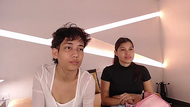 Snapshot of hot_little_bunny chatting on January 31, 8:43 pm hot little bunny online show from January 31, 8:43 pm