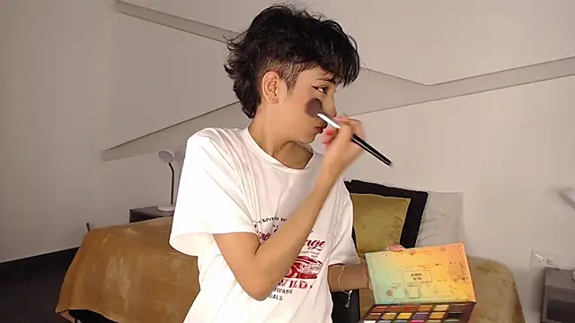 Snapshot of hot_little_bunny chatting on February 6, 8:56 pm hot little bunny online show from February 6, 8:56 pm