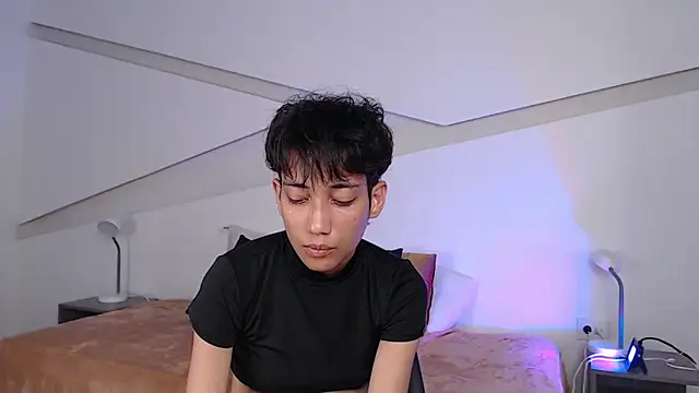 Snapshot of hot_little_bunny chatting on February 9, 8:56 pm hot little bunny online show from February 9, 8:56 pm