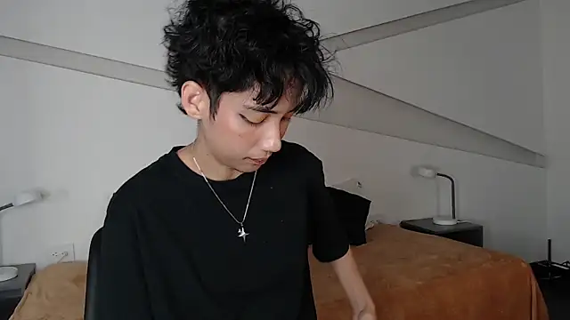 Snapshot of hot_little_bunny chatting on February 22, 12:38 am hot little bunny online show from February 22, 12:38 am